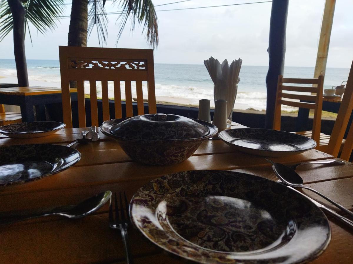 Sunchaser Beach Hotel Tangalle Dış mekan fotoğraf