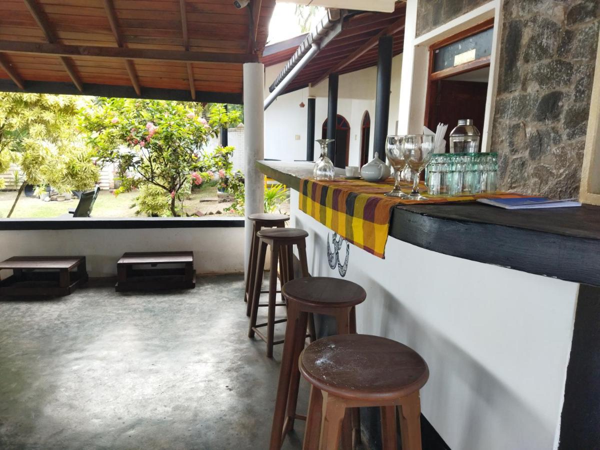 Sunchaser Beach Hotel Tangalle Dış mekan fotoğraf