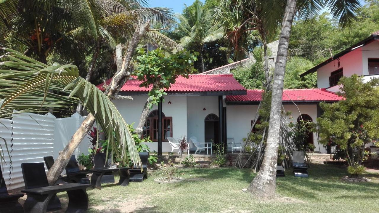 Sunchaser Beach Hotel Tangalle Dış mekan fotoğraf