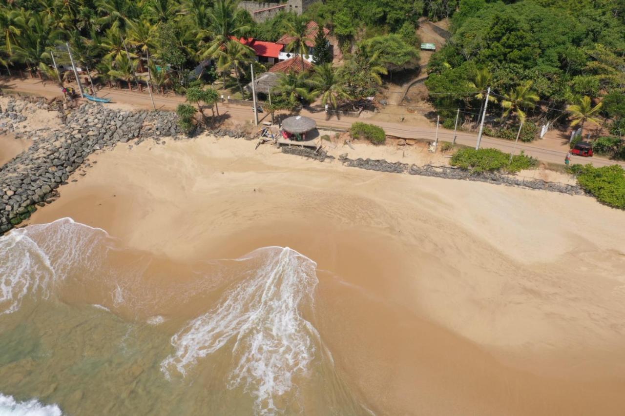 Sunchaser Beach Hotel Tangalle Dış mekan fotoğraf