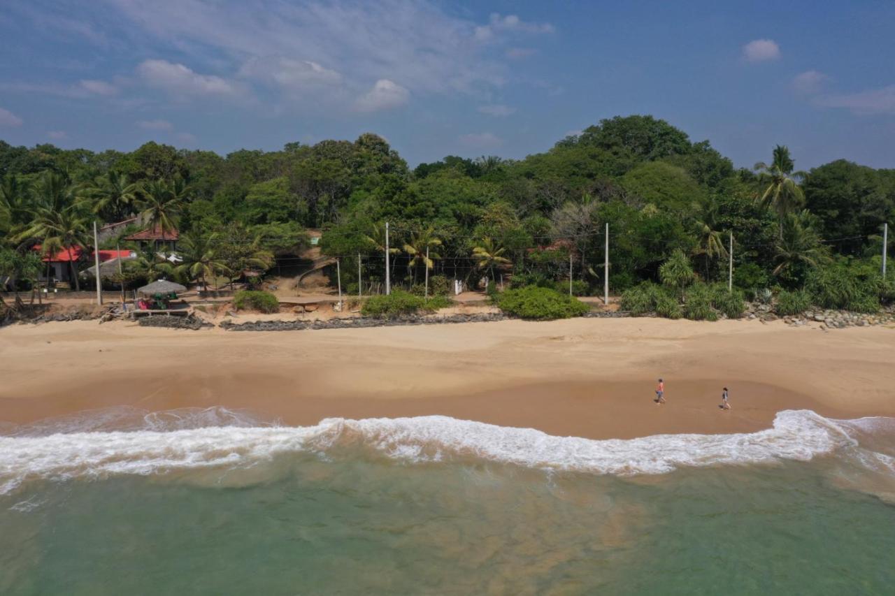 Sunchaser Beach Hotel Tangalle Dış mekan fotoğraf